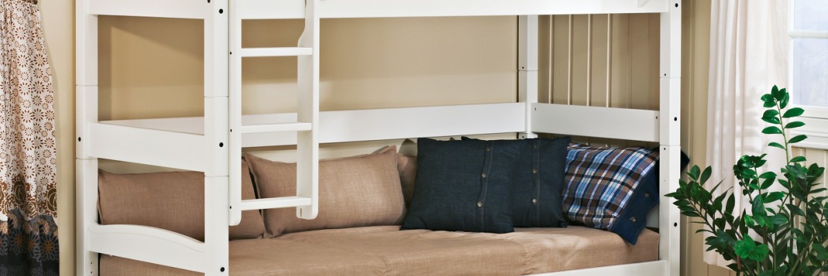 513010775200-tustna-koyeseng-75-75x200cm-hvitmalt-furu-med-skjotestykke.jpg